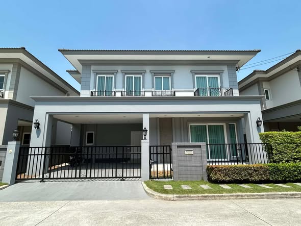 🏡 บ้านให้เช่าพร้อมเข้าอยู่ เดือนละ 60,000 บาท หากสัญญา 3 ปีสามารถต่อรองได้ หมู่บ้านแกรนดิโอ เพชรเกษม 81 (บ้านใหม่)
