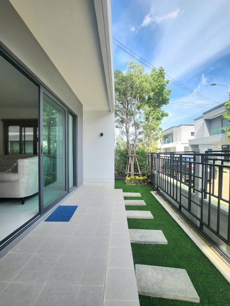 บ้านใหม่ Centro บางนา ใกล้เมกะบางนา ขาย 14.9 ล้านบาท เช่า 95,000