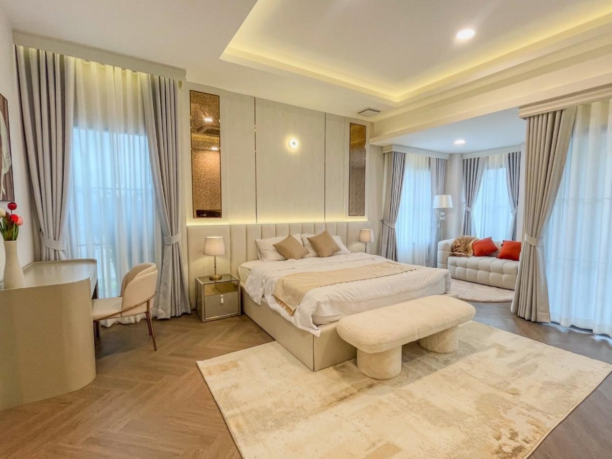 ขาย/ให้เช่าบ้านหรู NANTAWAN นันทวัน พระราม 9 - กรุงเทพกรีฑาตัดใหม่ ห้องมุม เนื้อที่ 123 ตารางวา พื้นที่ใช้สอย 378 ตารางเมตร