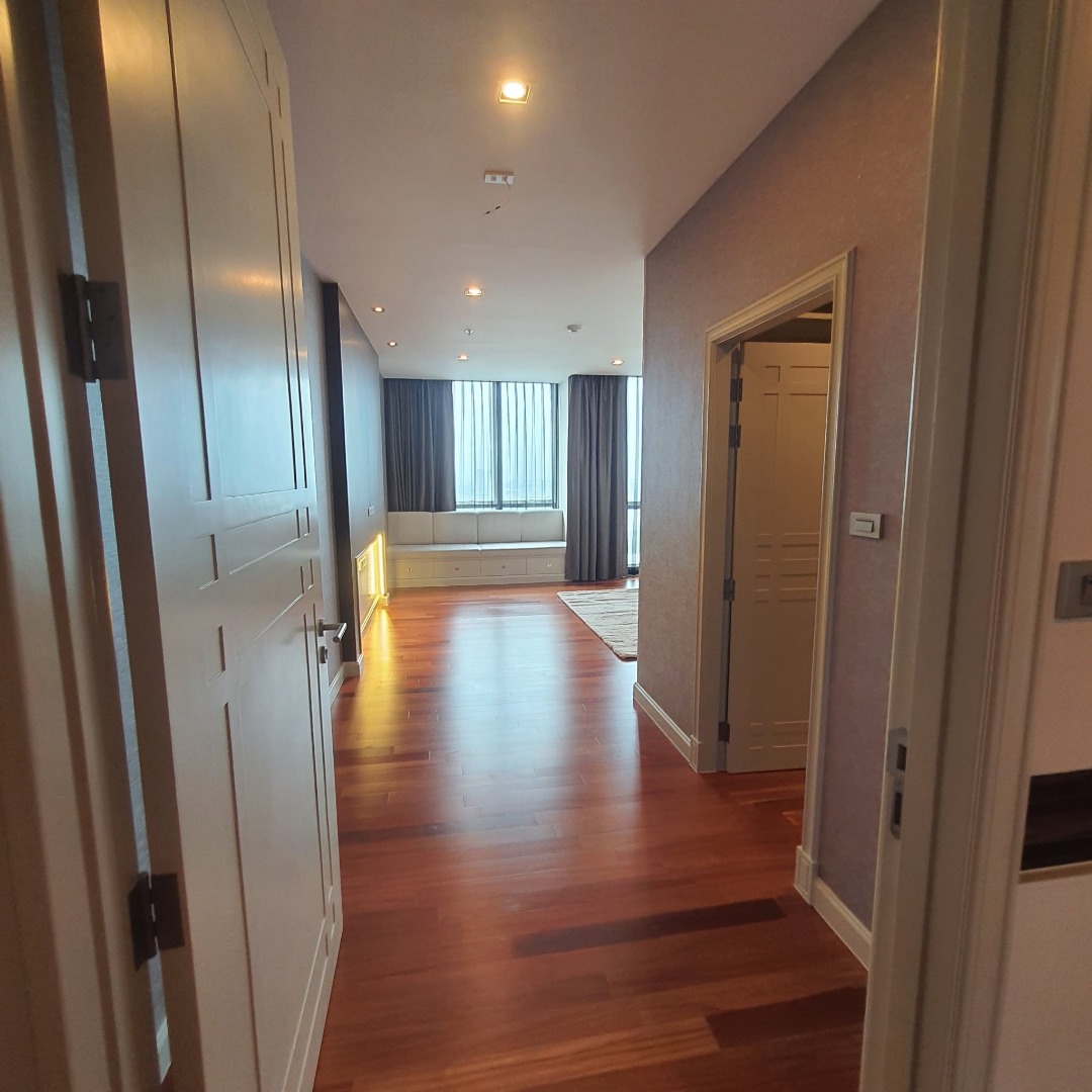 ห้องพักสุดหรู Penthouse Duplex 2 ชั้น ที่ The Four Wings Residence Srinakarin