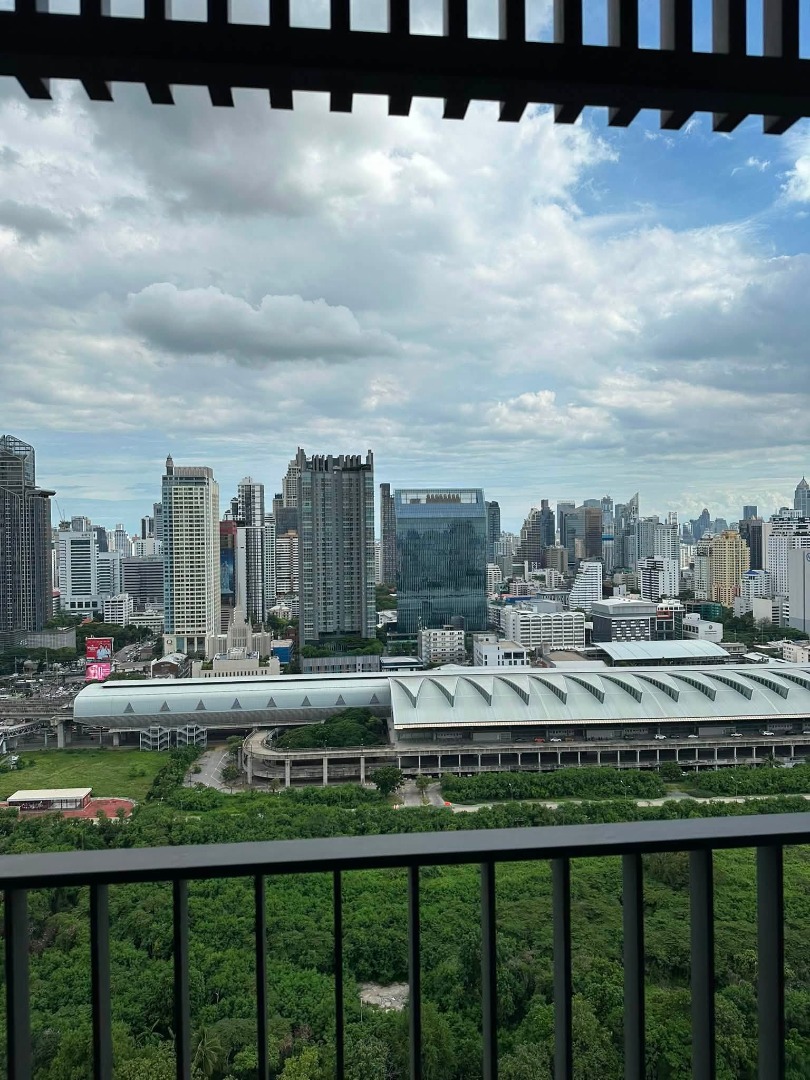 Life asok hype condo