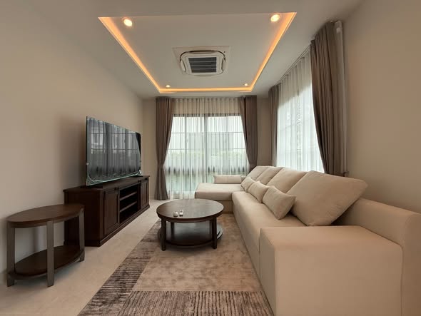 บ้านตกแต่งครบสไตล์ Sansiri Luxury พร้อมเข้าอยู่ทันที — หลังใหม่ ใกล้คลับเฮ้าส์สุดส่วนตัว