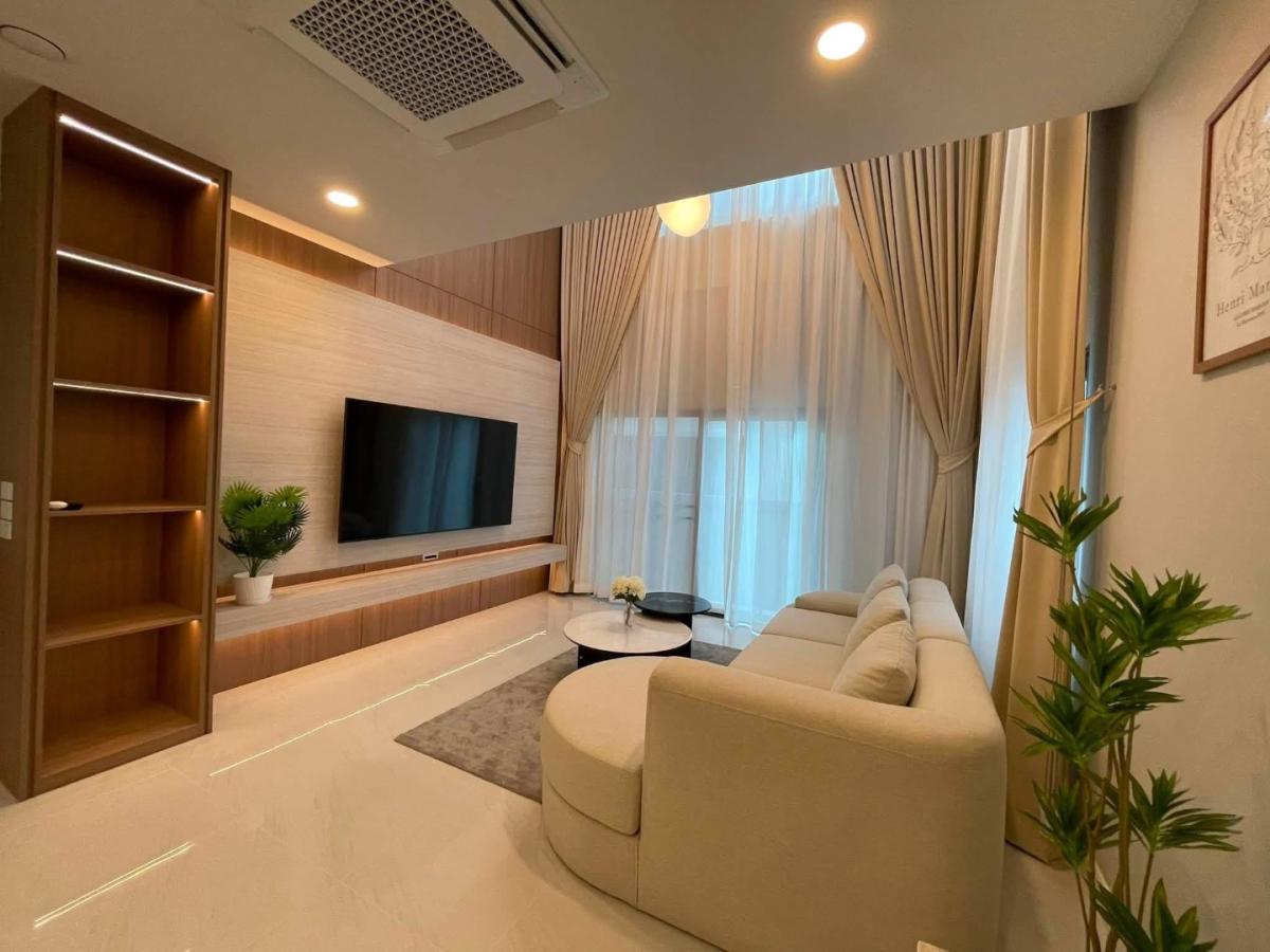 ปล่อยเช่าบ้าน the city bangna 3 บ้านใกล้สวน 68 ตรว. พื้นที่ใช้สอย 326 ตรม. 