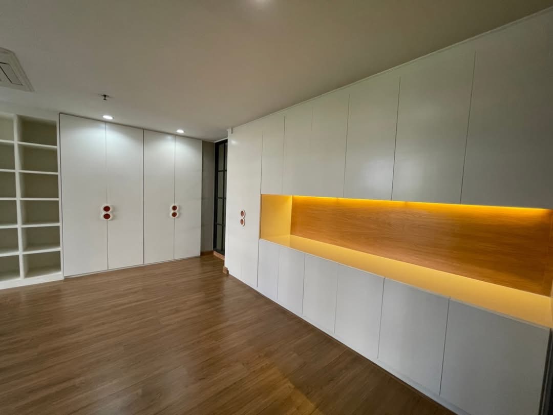 🏡 ให้เช่า คอนโดบ้านพร้อมพงษ์ (Baan Prompong)  ✨ ห้องกว้าง 209 ตร.ม. | 3 ห้องนอน | 3 ห้องน้ำ ชั้น6  📍 ทำเลพร้อมพงษ์ กรุงเทพฯ ซอยสุขุมวิท 39