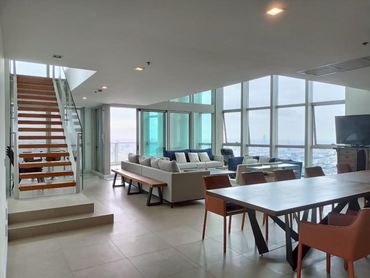 Luxury Duplex Penthouse for Rent | The River Condominium ✨ สัมผัสการใช้ชีวิตเหนือระดับกับ Duplex Penthouse สุดหรูบนชั้น 67–68 ของ The River Condominium หนึ่งในคอนโดริมแม่น้ำเจ้าพระยาที่เป็นไอคอนของกรุงเทพฯ