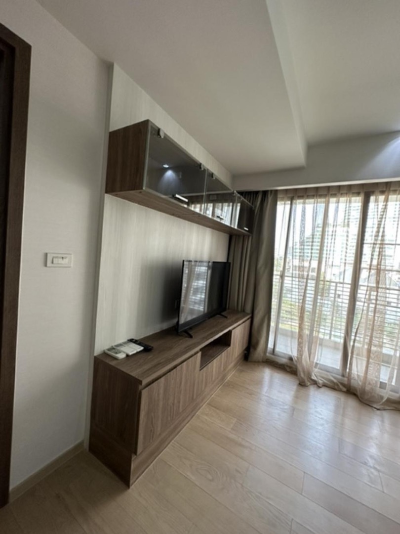 เช่า - ขาย  Runesu Thonglor 5 ห้อง 82/89 ชั้น 5  ขนาด 59 ตรว.