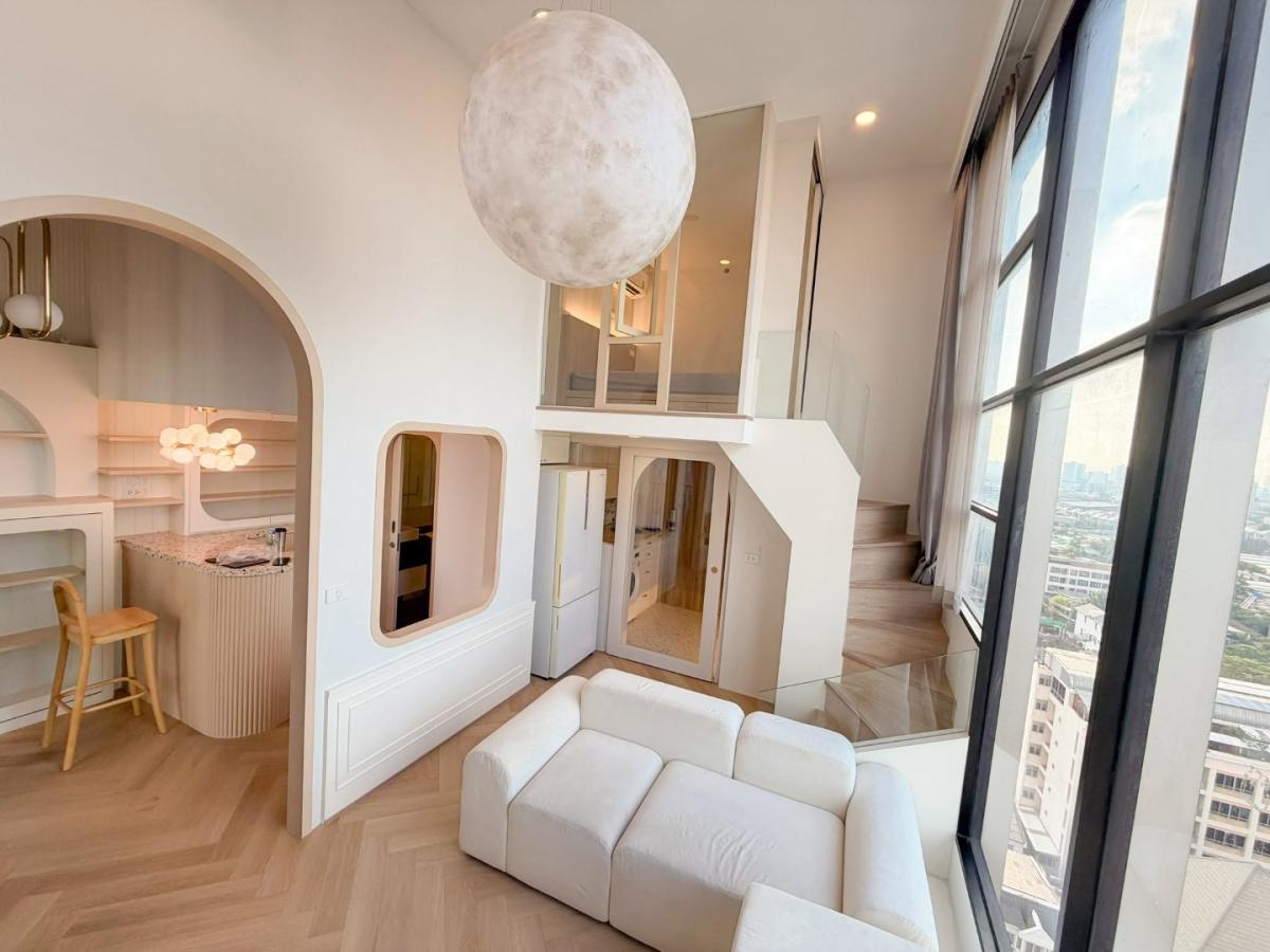 Knightsbridge space รัชโยธิน ห้อง Duplex เป็นคอนโด 2 ชั้น / มีชั้นลอย ติด BTS พหลโยธิน 24 ติดแบบอยู่หน้าคอนโดเลย