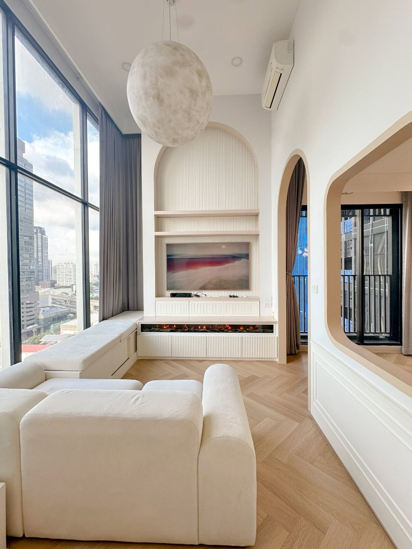 Knightsbridge space รัชโยธิน ห้อง Duplex เป็นคอนโด 2 ชั้น / มีชั้นลอย ติด BTS พหลโยธิน 24 ติดแบบอยู่หน้าคอนโดเลย