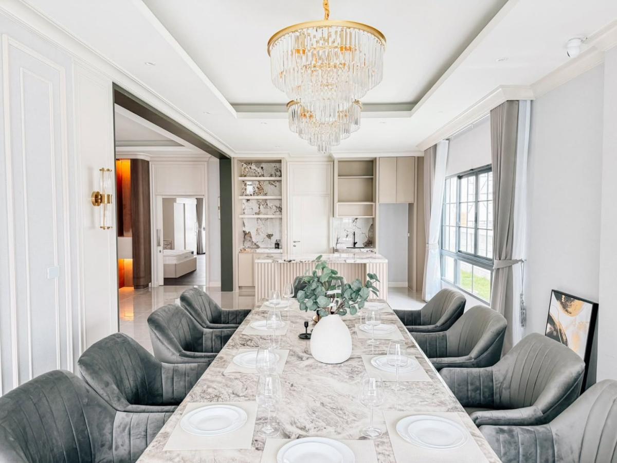 The City Bangna 2 - L size **ลดราคาพิเศษ 260,000 Baht/mth** พื้นที่ใช้สอย: 500 ตร.ม.