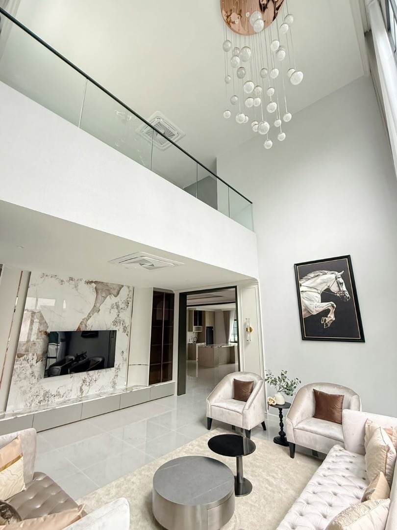 The City Bangna 2 - L size **ลดราคาพิเศษ 260,000 Baht/mth** พื้นที่ใช้สอย: 500 ตร.ม.