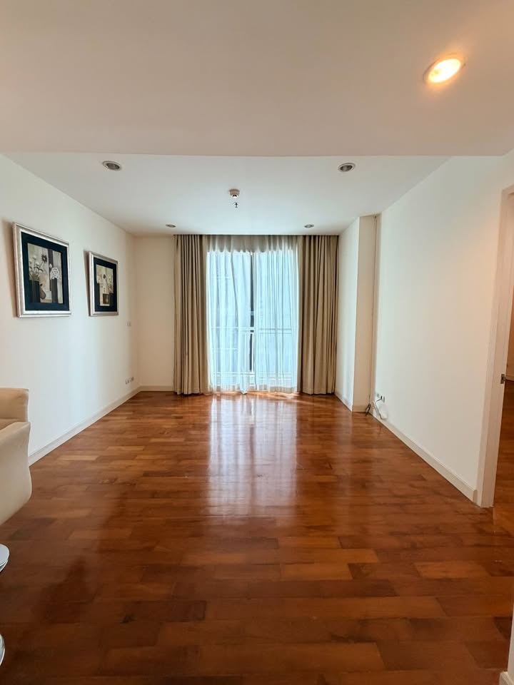 ขายด่วน! คอนโดบ้านสิริ 31 (Baan Siri 31) ราคา 5.65 ล้านบาท  • 1 ห้องนอน | 57 ตร.ม.