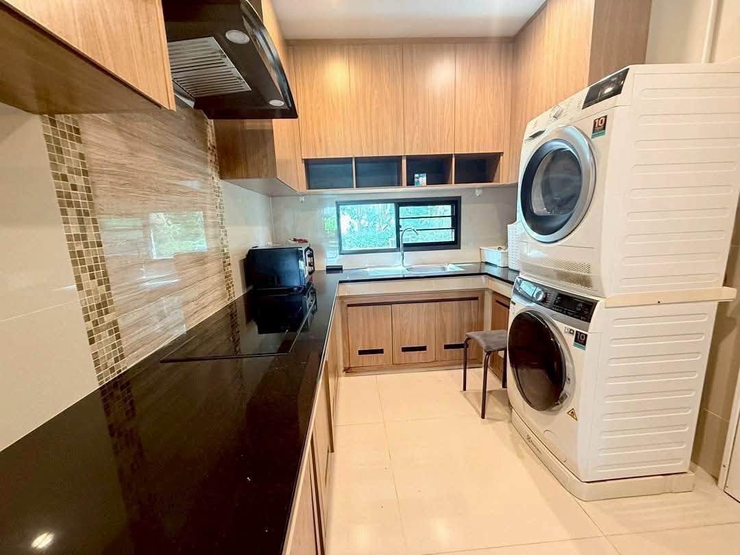 🏡 บ้านเดี่ยวให้เช่า หมู่บ้านบุราสิริ พัฒนาการ ✨ ลดพิเศษเหลือเพียง 120,000 บาท/เดือน จากปกติ 200,000 บาท/เดือน  🇨🇳 รับผู้เช่าชาวจีน และผู้เช่าทุกเชื้อชาติ 🐶🐱 Pet Friendly — เลี้ยงสุนัขและแมวได้