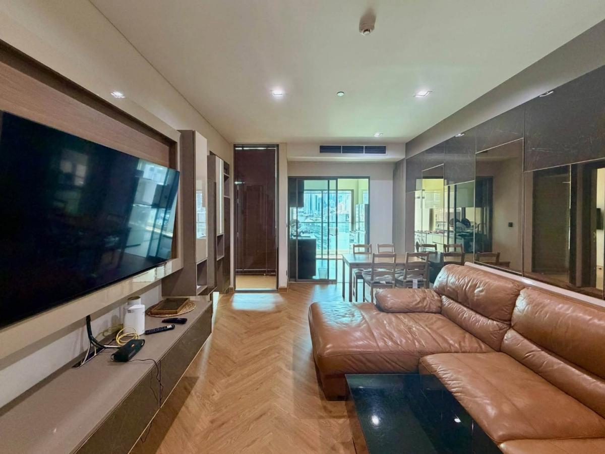 ให้เช่าคอนโด ready to move in ** พร้อมอยู่ ** 📌 THE ROOM เจริญกรุง 30 (ข้างไปรษณีย์กลางบางรัก ฝั่งตรงข้าม Icon Siam มีเรือข้ามฟาก) 🛏️ ห้อง 1 Bed ขนาด 55 ตร.ม. ชั้น 8