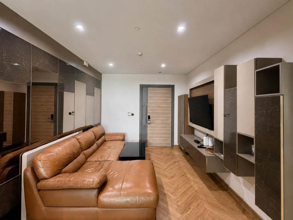 ให้เช่าคอนโด ready to move in ** พร้อมอยู่ ** 📌 THE ROOM เจริญกรุง 30 (ข้างไปรษณีย์กลางบางรัก ฝั่งตรงข้าม Icon Siam มีเรือข้ามฟาก) 🛏️ ห้อง 1 Bed ขนาด 55 ตร.ม. ชั้น 8