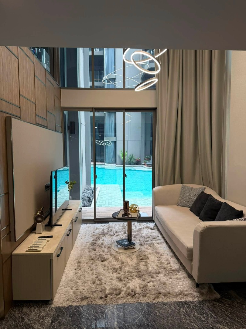 🏡 ASHTON Residence 41 — Luxury Pool Access Duplex 💰 ค่าเช่า 135,000 บาท/เดือน 🐶🐈 Pet Friendly
