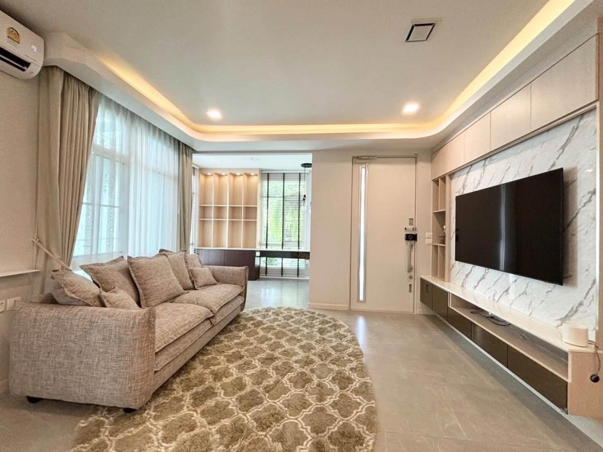บ้านมัณฑนา บางนา-วงแหวน ให้เช่า 130,000 บาท ใกล้เมกาบางนา เฟอร์นิเจอร์ครบ พร้อมโซล่าเซลล์