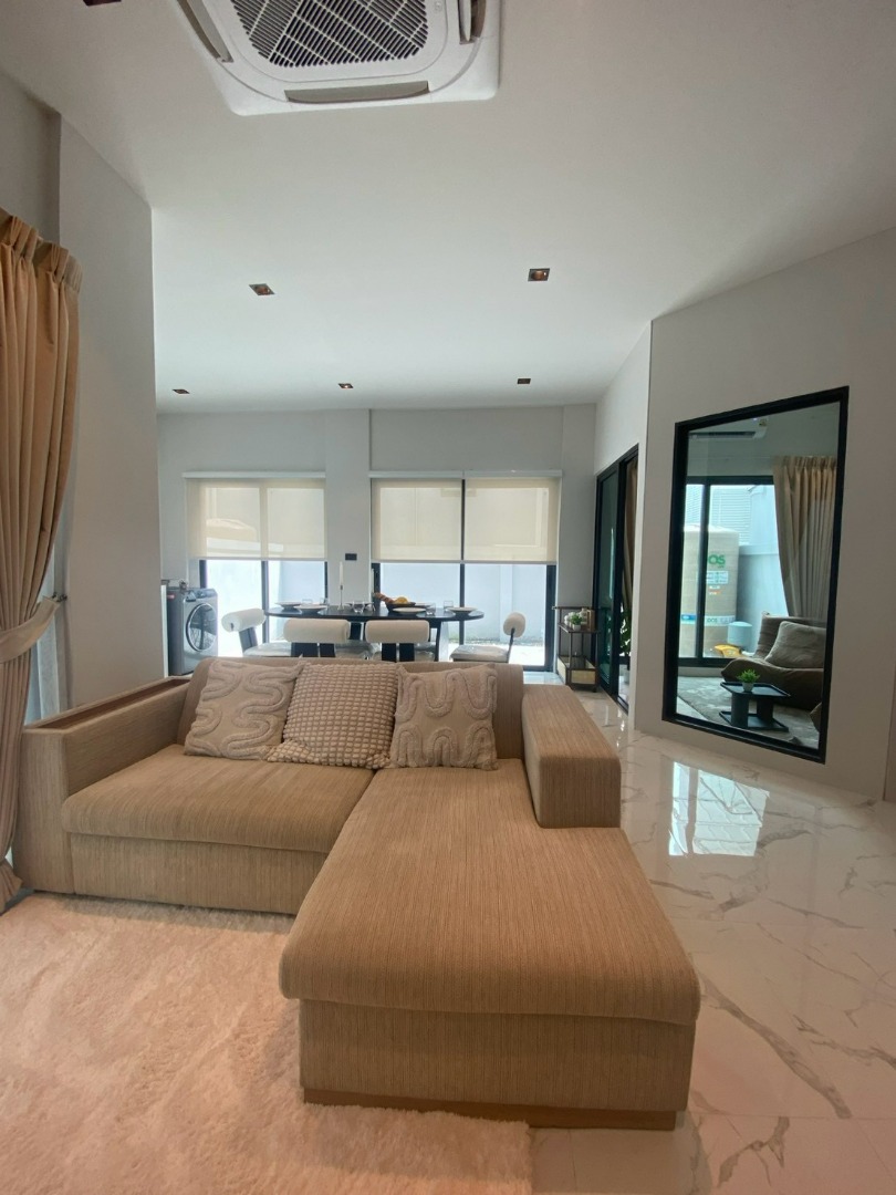 🏡 ให้เช่า | ทาวน์โฮมหรู 4 ชั้น ✨ บ้านทาวน์โฮมหรู 4 ชั้นจำเป็นต้องมีพร้อมห้องนอนถึง 5 ห้องขนาดใหญ่สำหรับครอบครัวหรือลูกค้าจำนวนมาก