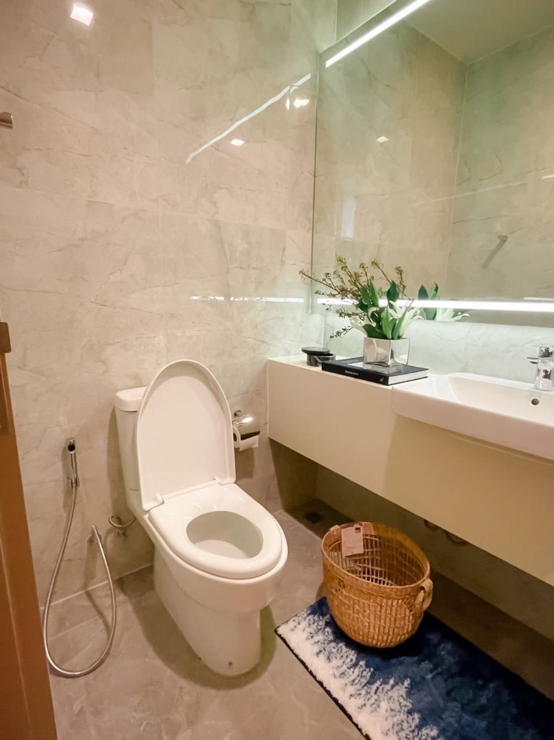 ให้เช่า Noble Around Sukhumvit 33 ห้องมุม 2 ห้องนอน 65 ตร.ม. ใกล้ BTS พร้อมพงษ์