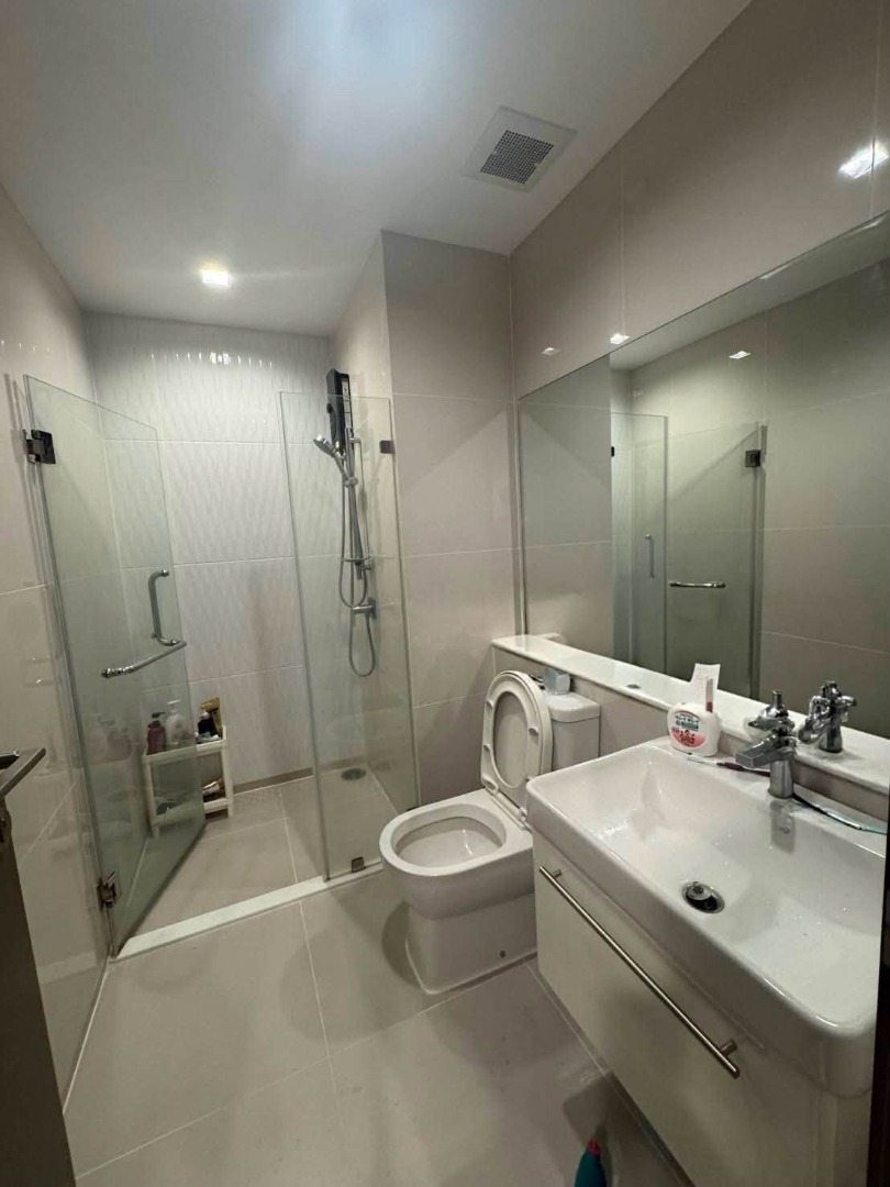 ปล่อยเช่า Life Asoke Hype | ชั้น 16 | 35 ตร.ม. ห้องขนาด 35 ตร.ม. ชั้น 16 (1 Bedroom Plus) ติดวอลเปเปอร์ทั้งห้อง
