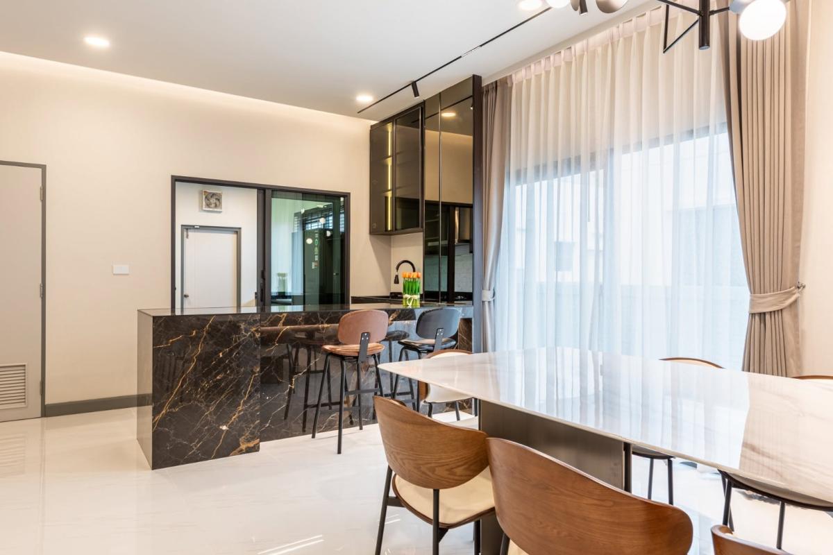 บ้านเช่า 4 ห้องนอน 351 ตร.ม. ใกล้โรงเรียนนานาชาติ 4 แห่ง  Fully Furnished พร้อมเข้าอยู่ | The City Bangna ใกล้ Mega Bangna