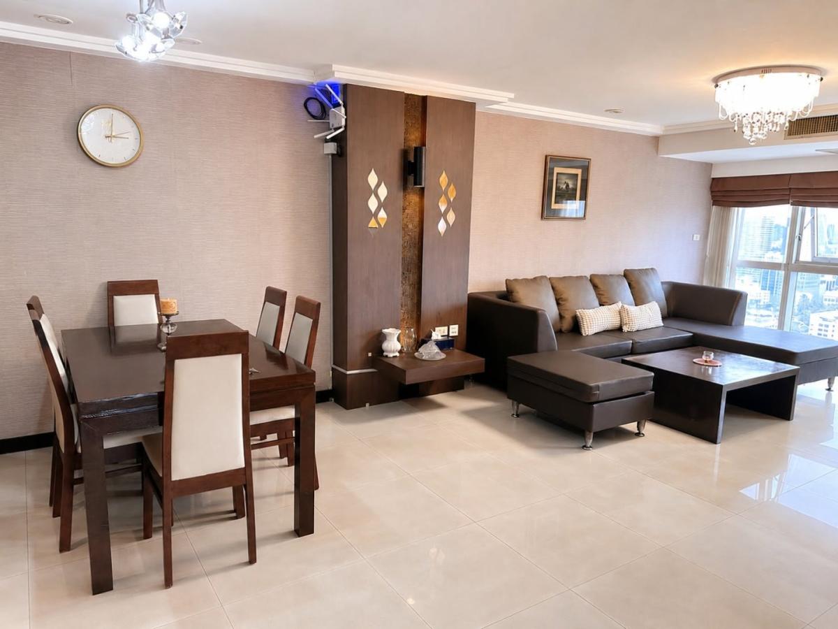 ให้เช่าคอนโดขนาดกว้างขวาง 3 ห้องนอน – โครงการ Waterford Diamond Tower สุขุมวิท 30/1 กรุงเทพฯ พื้นที่ใช้สอย 146 ตร.ม. | 3 ห้องนอน, 3 ห้องน้ำ, 3 ระเบียง พร้อมวิวเมืองแบบเปิดโล่ง