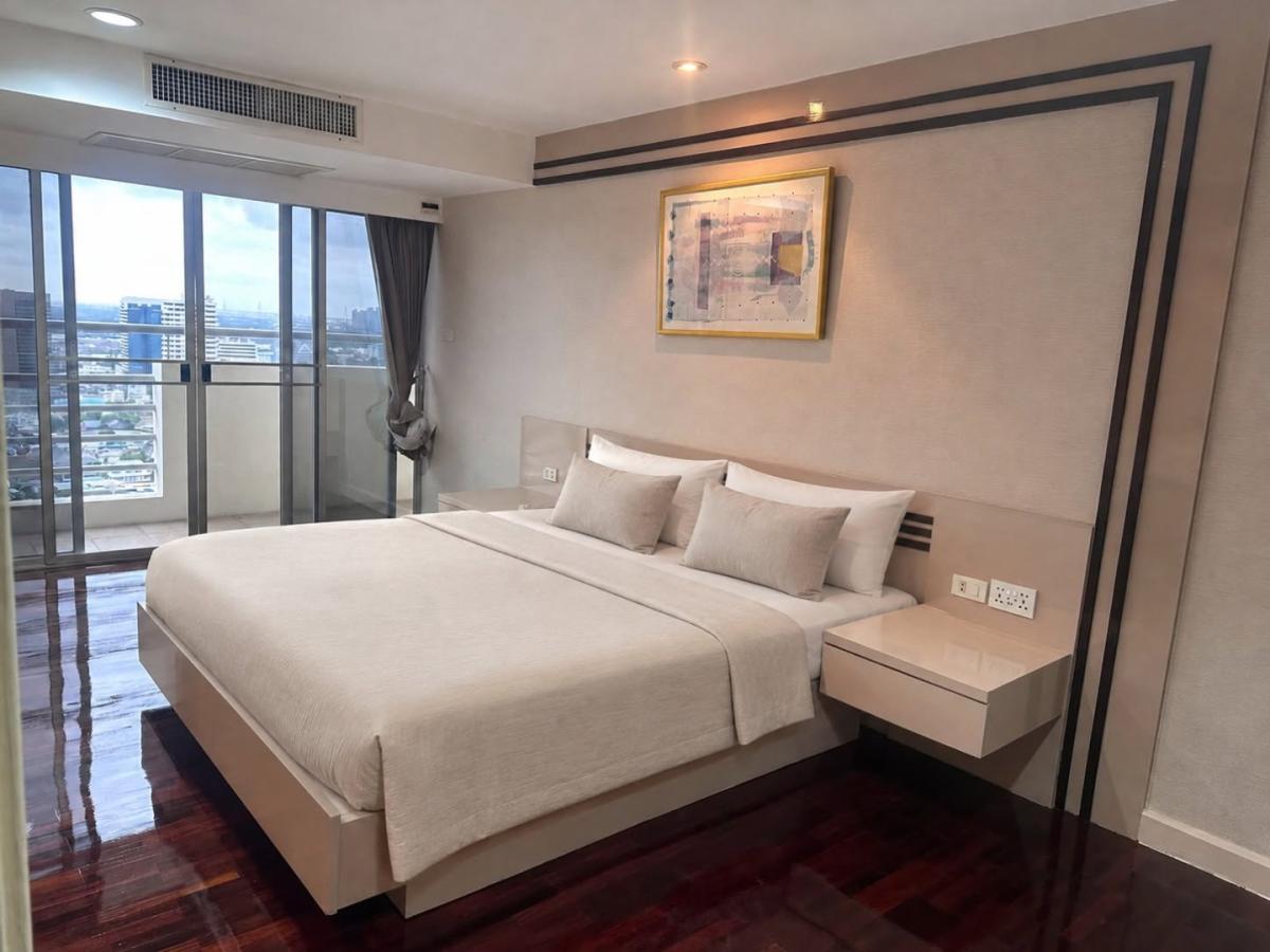 ให้เช่าคอนโดขนาดกว้างขวาง 3 ห้องนอน – โครงการ Waterford Diamond Tower สุขุมวิท 30/1 กรุงเทพฯ พื้นที่ใช้สอย 146 ตร.ม. | 3 ห้องนอน, 3 ห้องน้ำ, 3 ระเบียง พร้อมวิวเมืองแบบเปิดโล่ง