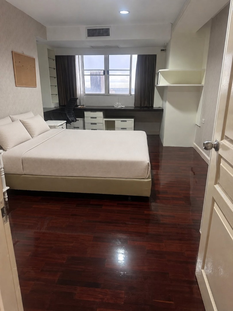 ให้เช่าคอนโดขนาดกว้างขวาง 3 ห้องนอน – โครงการ Waterford Diamond Tower สุขุมวิท 30/1 กรุงเทพฯ พื้นที่ใช้สอย 146 ตร.ม. | 3 ห้องนอน, 3 ห้องน้ำ, 3 ระเบียง พร้อมวิวเมืองแบบเปิดโล่ง