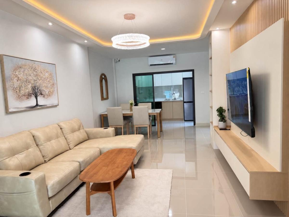ให้เช่า PLENO สุขุมวิท–บางนา 4 บ้านแต่งใหม่ 3 ห้องนอน 3 ห้องน้ำ อยู่ ใกล้ MEGA Bangna เพียง 800 ม.