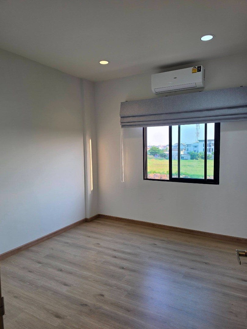 ให้เช่า Premium Place พหลโยธิน–รามอินทรา