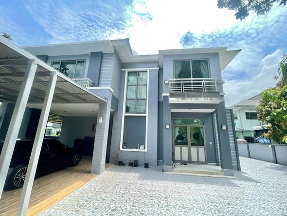 ให้เช่า บ้านเดี่ยวหมู่บ้านมาสเตอร์พีชพระราม 9 3 ห้องนอน 4 ห้องน้ำ ขาย 27 ล้าน ให้เช่า 60,000 บาท