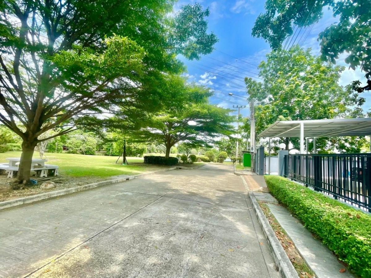 ให้เช่า บ้านเดี่ยวหมู่บ้านมาสเตอร์พีชพระราม 9 3 ห้องนอน 4 ห้องน้ำ ขาย 27 ล้าน ให้เช่า 60,000 บาท