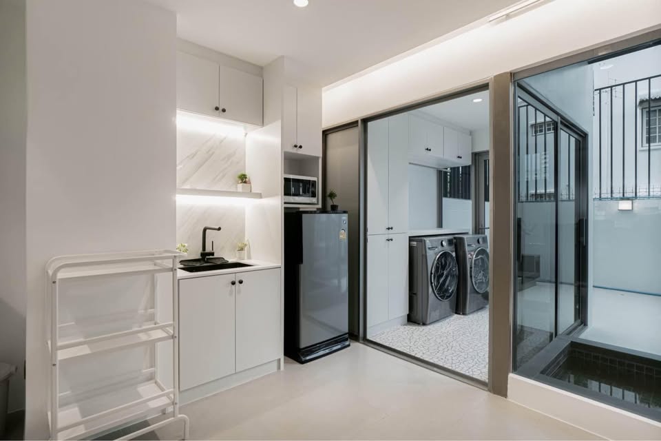 ขาย/เช่า LUXE 35 (Luxury Townhome) 4 ชั้น 3 ห้องนอน 4 ห้องน้ำ 1 ห้องออกกำลังกาย 