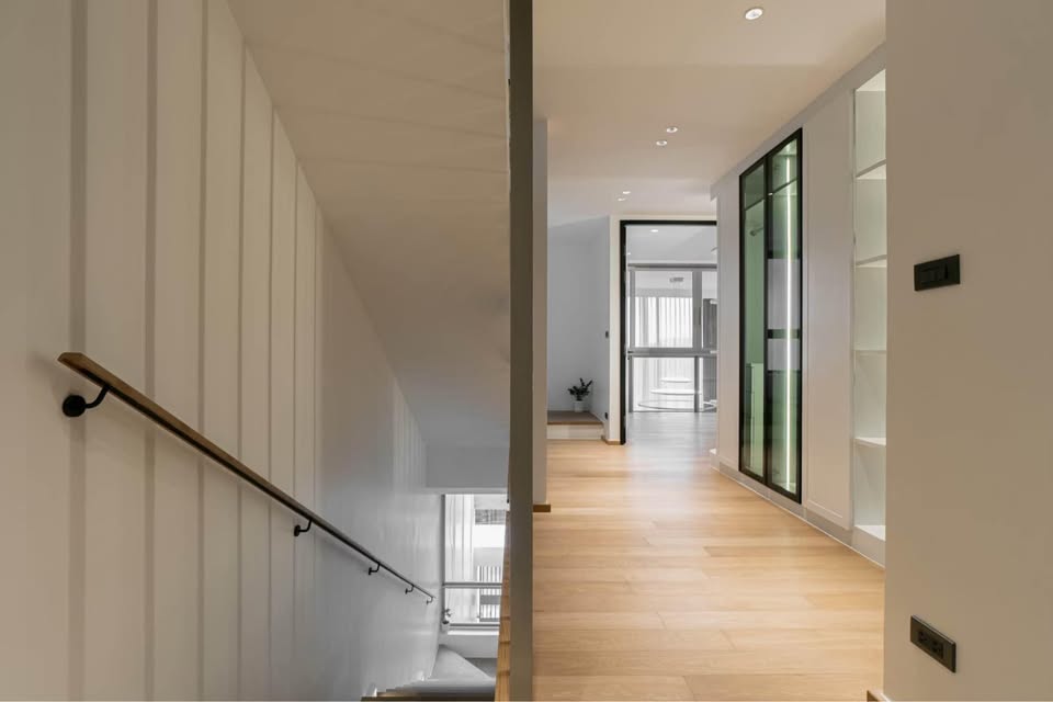 ขาย/เช่า LUXE 35 (Luxury Townhome) 4 ชั้น 3 ห้องนอน 4 ห้องน้ำ 1 ห้องออกกำลังกาย 