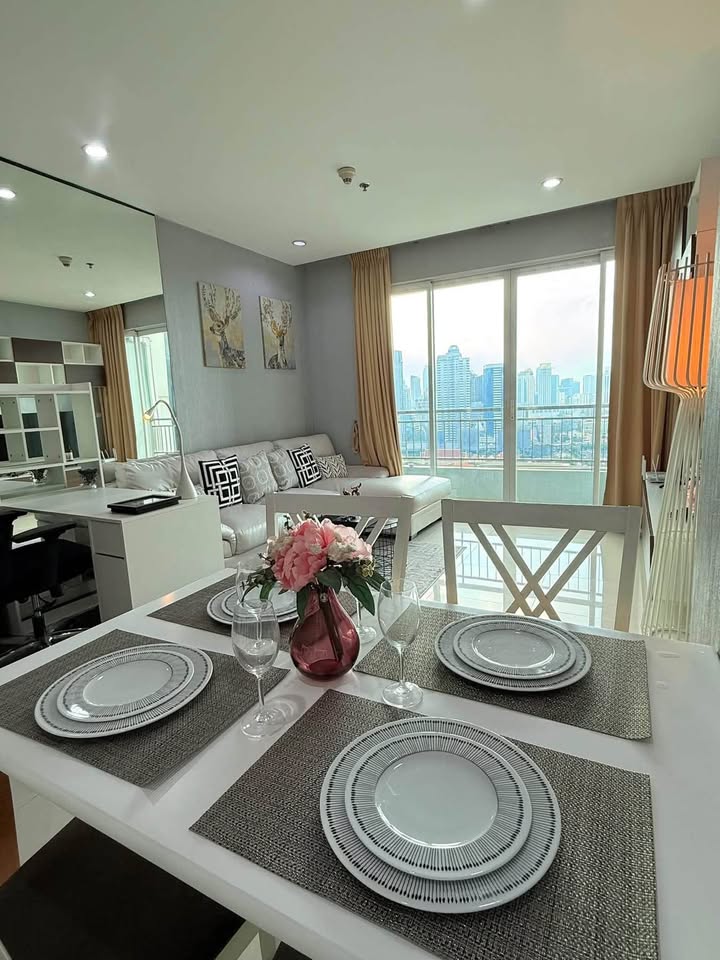 ให้เช่า Circle Phetchaburi 36  ห้องมุม Floor-to-Ceiling View ชั้นสูง เทควิว