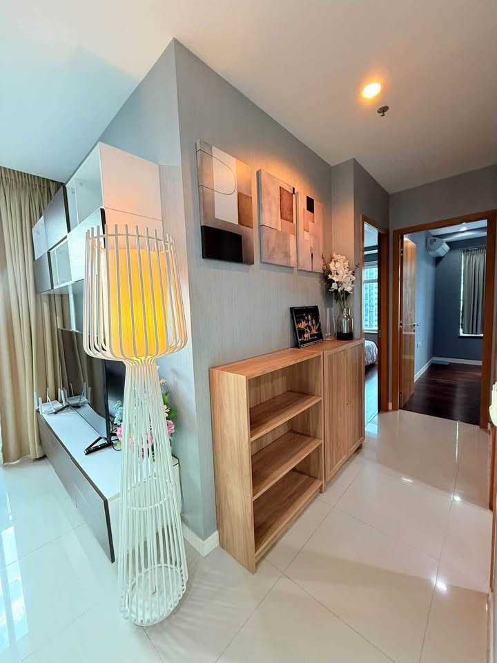 ให้เช่า Circle Phetchaburi 36  ห้องมุม Floor-to-Ceiling View ชั้นสูง เทควิว