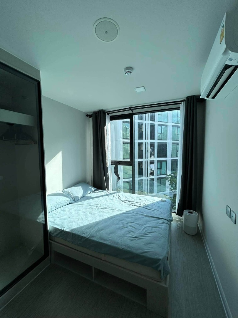 Atmoz Oasis Onnut 26sqm. ห้องแบบครัวติดระเบียง ปิดกระจกแยกห้อง