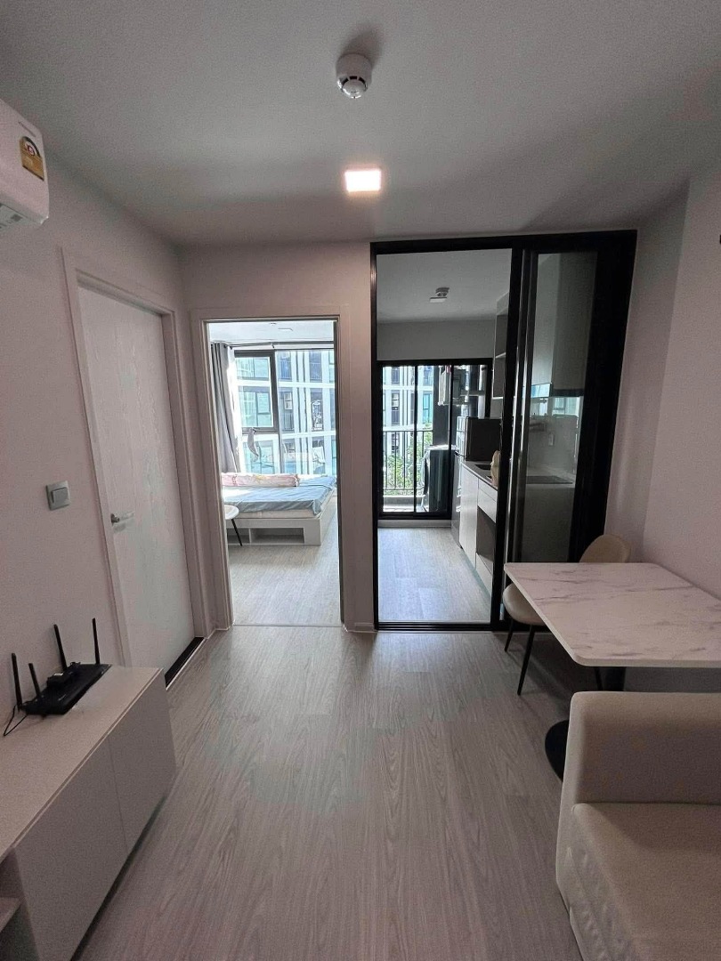 Atmoz Oasis Onnut 26sqm. ห้องแบบครัวติดระเบียง ปิดกระจกแยกห้อง
