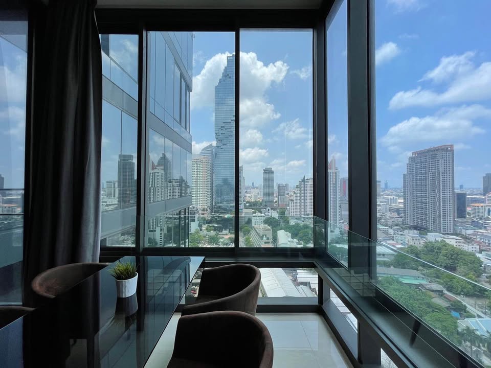 Rent Ashton Silom 186/187