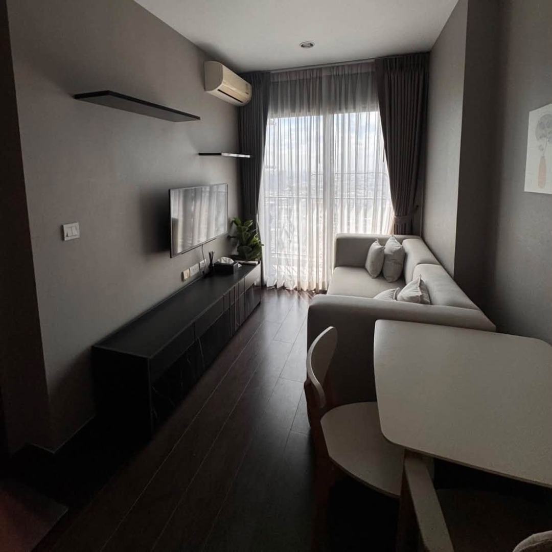 ปล่อยเช่า C Ekkamai Condominium 1 ห้องนั่งเล่น 17500 บาทต่อเดือน