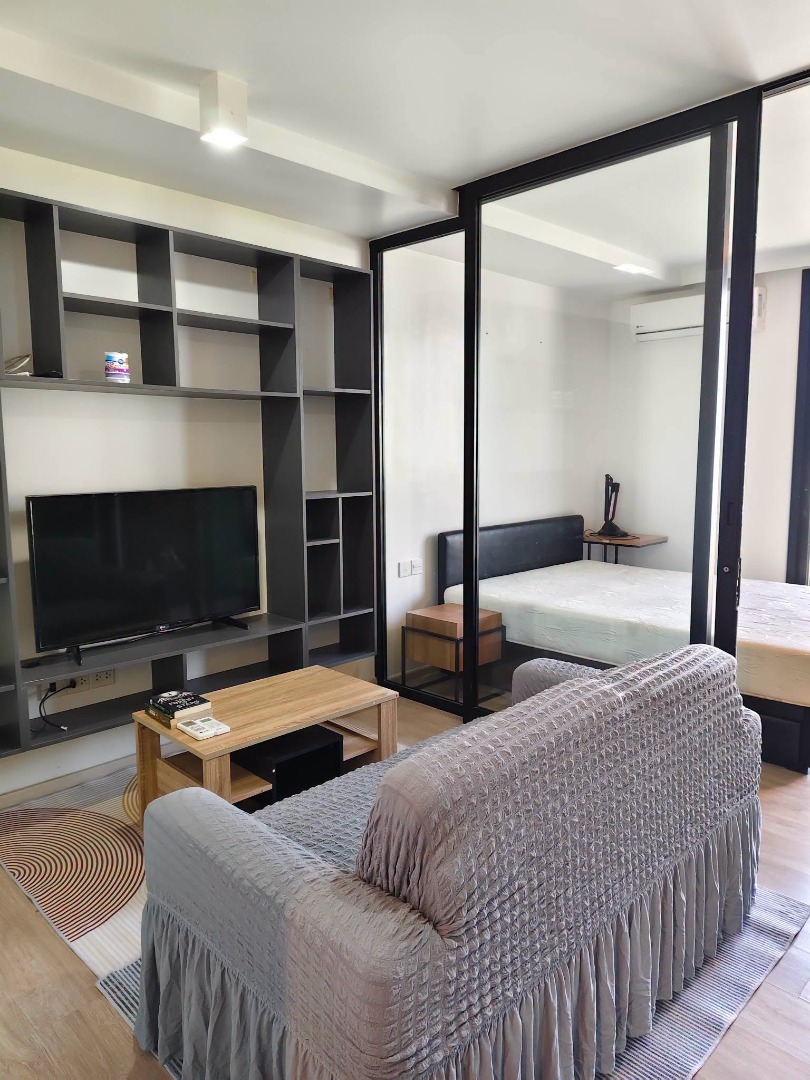 ว่างตอนนี้ครับ Maestro 02 Ruamrudee 1 Bedroom มาสโทร 02 ห้อง Ruemrudee เช่า 24000 ต่อเดือน มัดจำ 2 เดือนบวกค่าเช่า 1 เดือน