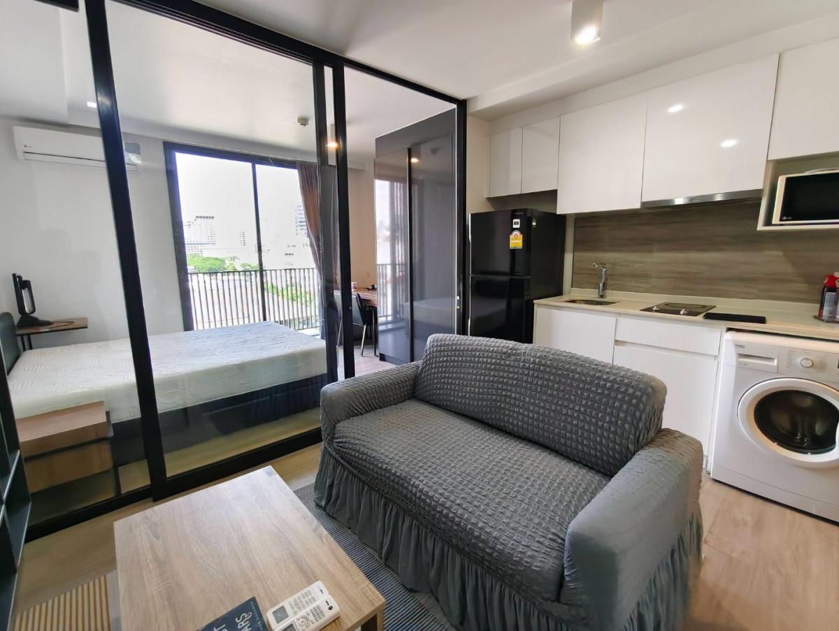 ว่างตอนนี้ครับ Maestro 02 Ruamrudee 1 Bedroom มาสโทร 02 ห้อง Ruemrudee เช่า 24000 ต่อเดือน มัดจำ 2 เดือนบวกค่าเช่า 1 เดือน