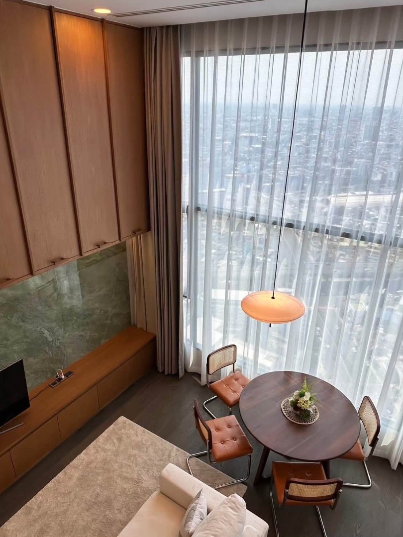 ขาย คอนโด พาร์ค ออริจิ้น จุฬา-สามย่าน ห้องแต่งสวยโดย Interior Designer ในสไตล์ Mid-Century Modern พร้อมเข้าอยู่