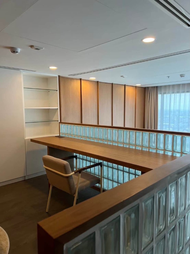 ขาย คอนโด พาร์ค ออริจิ้น จุฬา-สามย่าน ห้องแต่งสวยโดย Interior Designer ในสไตล์ Mid-Century Modern พร้อมเข้าอยู่