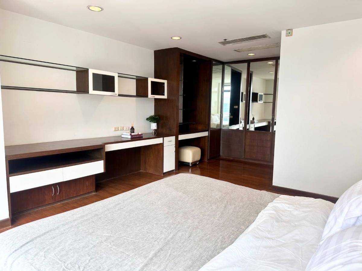 Royal Place 2 (BTS ราชดำริ) 💰 22,000 บาท/เดือน 📅 พร้อมเข้าชมและเข้าอยู่: 10 พฤศจิกายน 2569